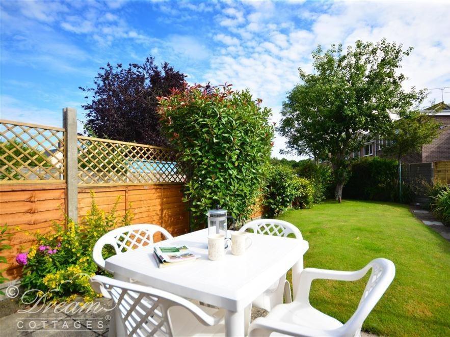 Brickyard Cottage Moreton  Exterior photo